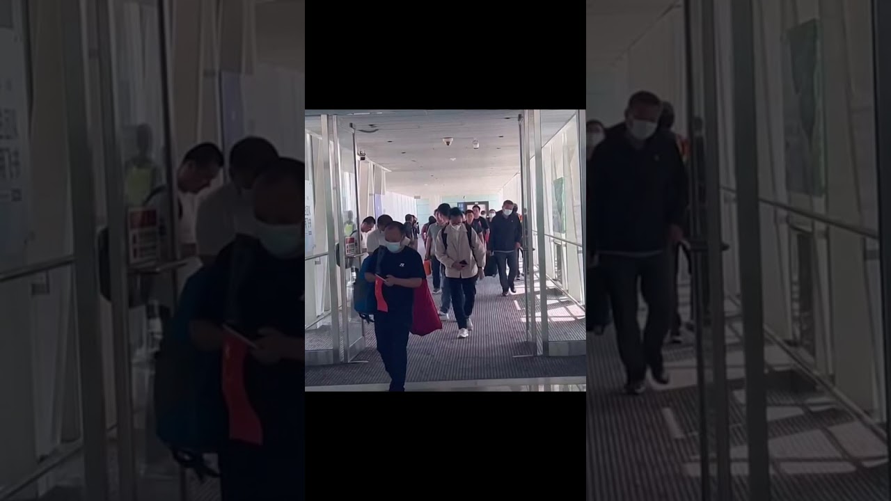 The first charter flight carrying Chinese nationals evacuated from conflict-hit Sudan arrived
