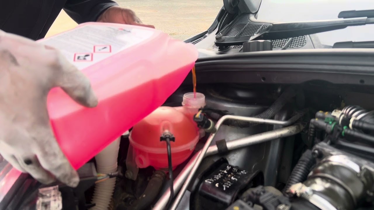 Comment Vidanger et Purger son Circuit de Liquide de Refroidissement Peugeot 308 HDI 1.6
