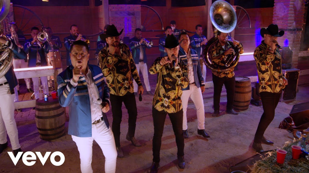 Banda Rancho Viejo, Banda Culiacancito - Amor De 4 Paredes (En Vivo)