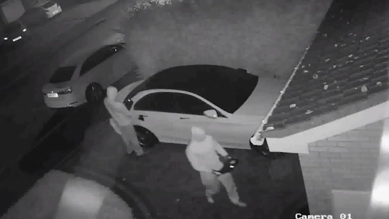 VIDÉO - Un vol électronique de voiture filmé en Angleterre