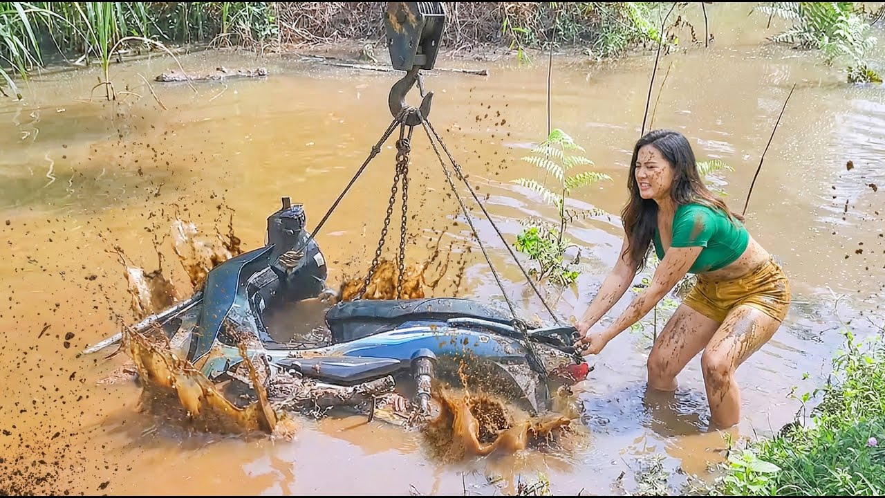 Extreme Restoration: Abandoned Flood Bike Brought Back To Life By A Determined Genius Girl