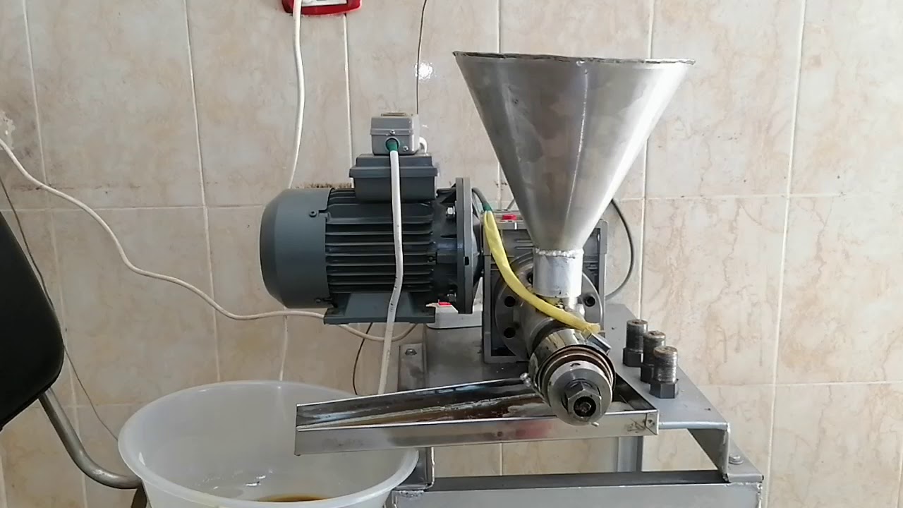 ماكينة عصر زيت السمسم وحبة البركة من شركة الفتح 00201065718450 - 00201016510686