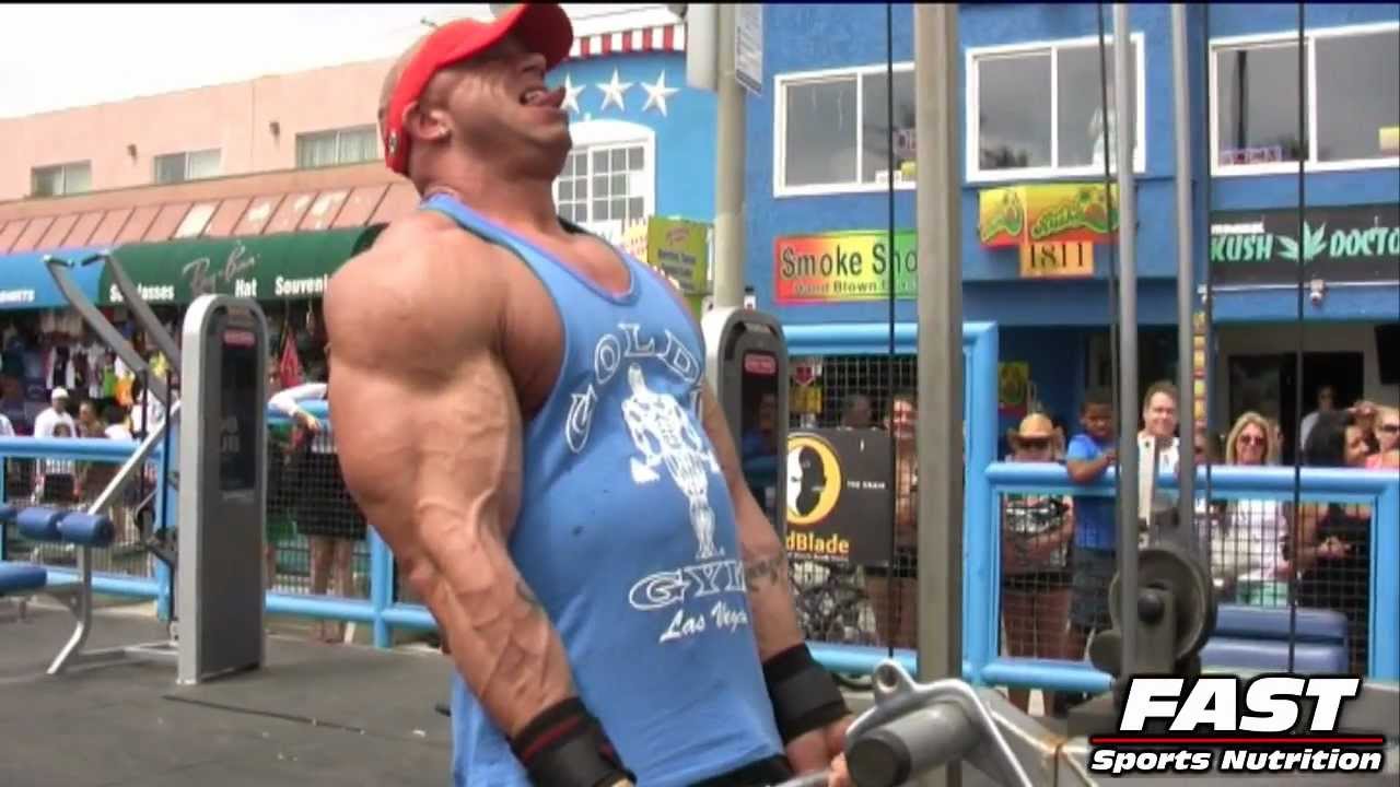 IFBB Pro Jari "Bull" Mentula @ Muscle Beach 2011
