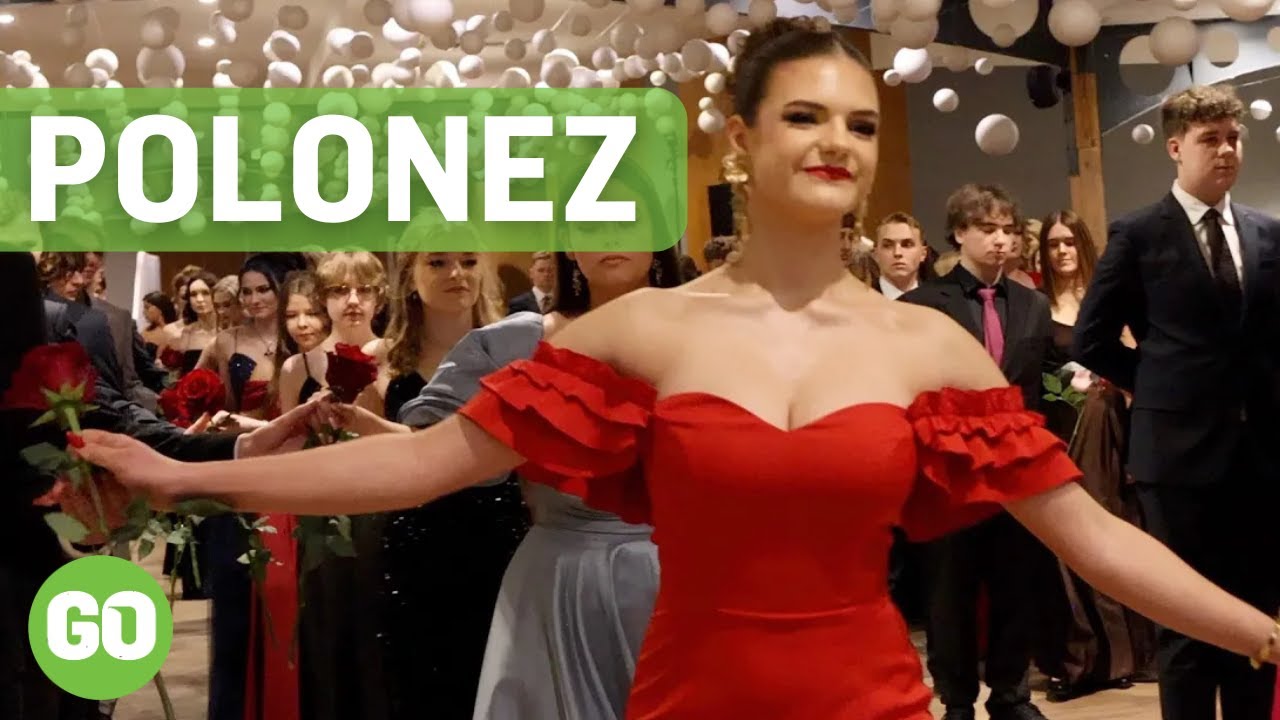 Zatańczyli Poloneza na studniówce IV LO w Olsztynie – Zobacz niesamowity występ!
