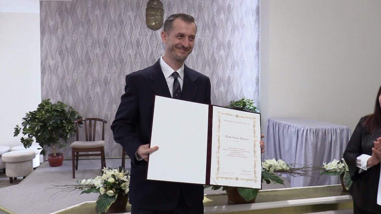 Belügyminisztériumi elismerő oklevelet vehetett át Karikó Levente Kadosa