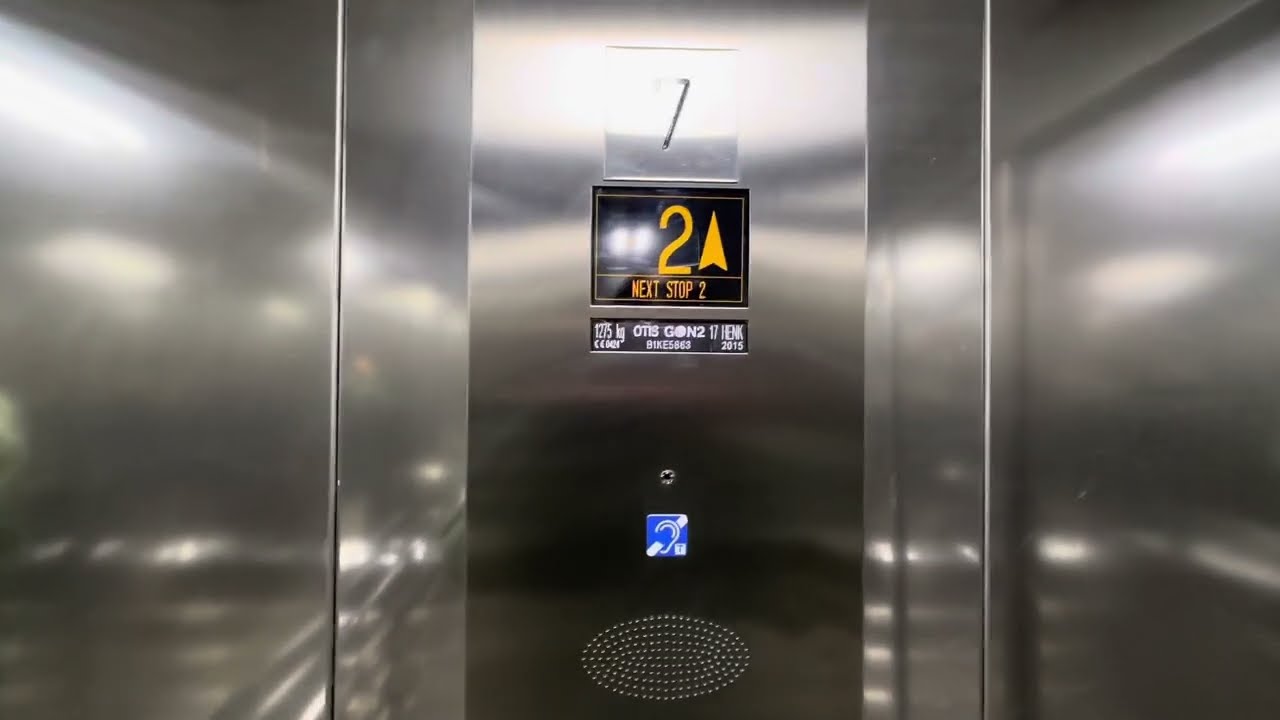 2x 2015 OTIS GeN2 Resista MRL traction elevators @ Parking P5, Helsinki-Vantaa Airport, Vantaa, FI
