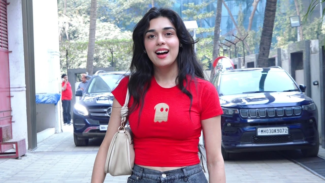 Eisha Singh React On Rajat Dalal Surname Controversy,Upcoming Song With Avinash,Karanveer