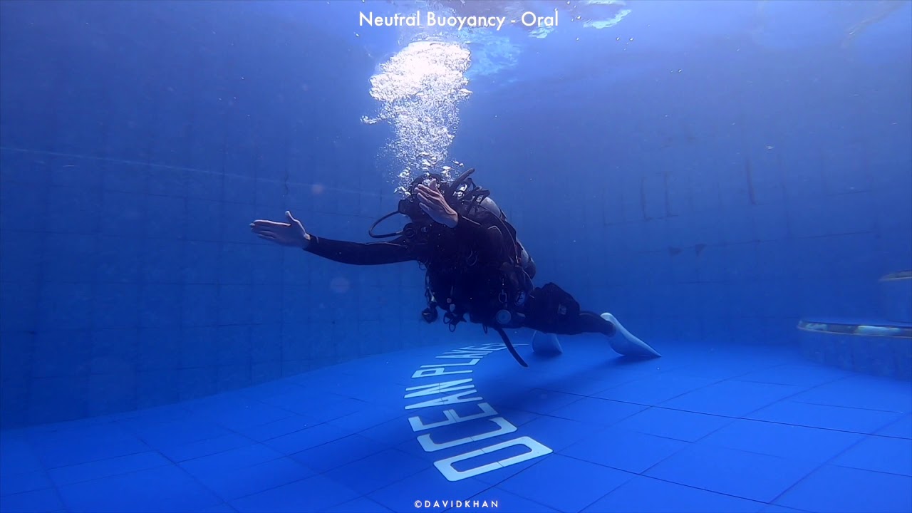 PADI 20SKILLS DIVEMASTER and IDC   Neutral buoyancy Oral 2