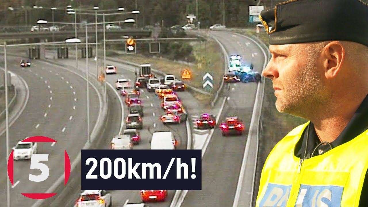 Trafikpoliserna i biljakt i över 200km/h! | Trafikpoliserna | Kanal 5