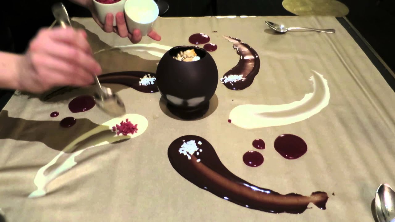 Dessert 'Explosion St. Honor&eacute;' - Caelis, Barcelona
