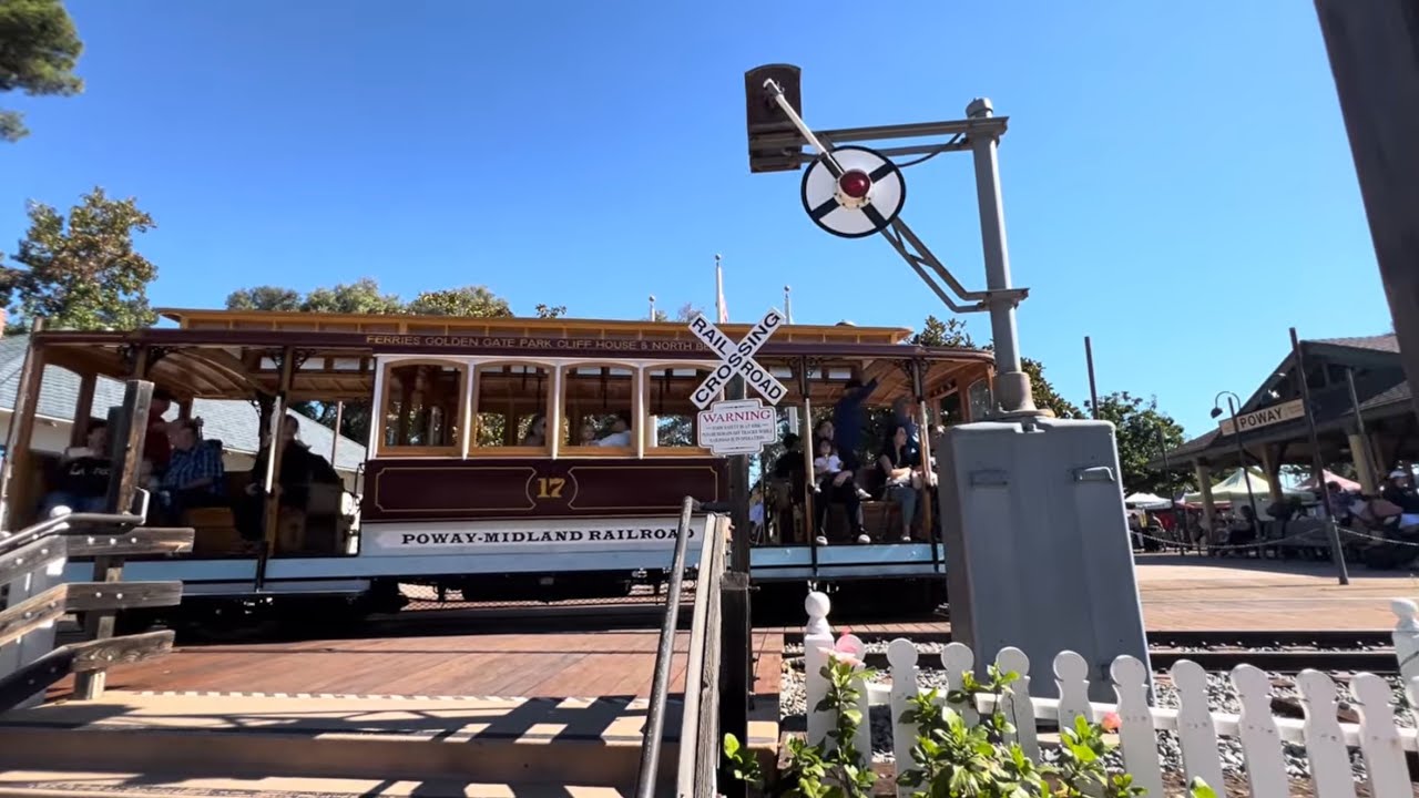 [Wigwag Signal!] Poway Midland Railroad 17 Excursion Car, Old Poway Park Railroad Crossing, Poway CA