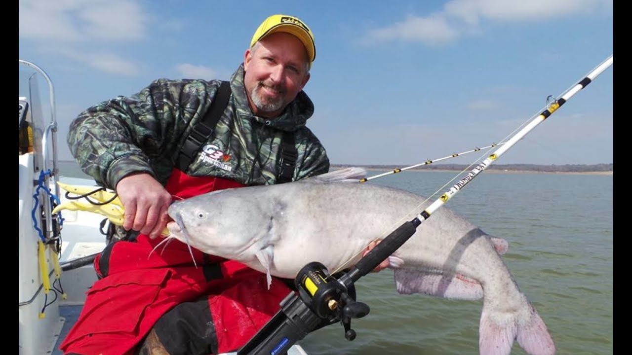 *Team Catfish* catching BIG BLUE CATFISH on Lake Texoma!