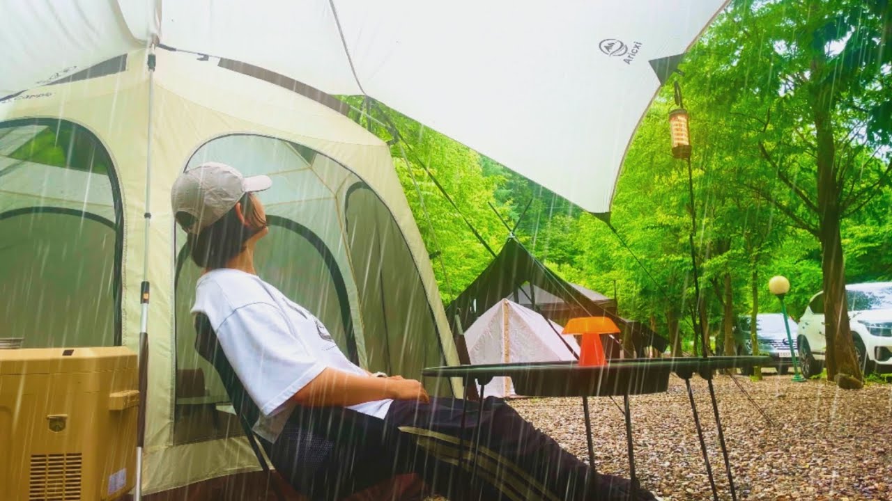 Одиночный кемпинг в дождливой долине 🌧️ ASMR звуков дождя