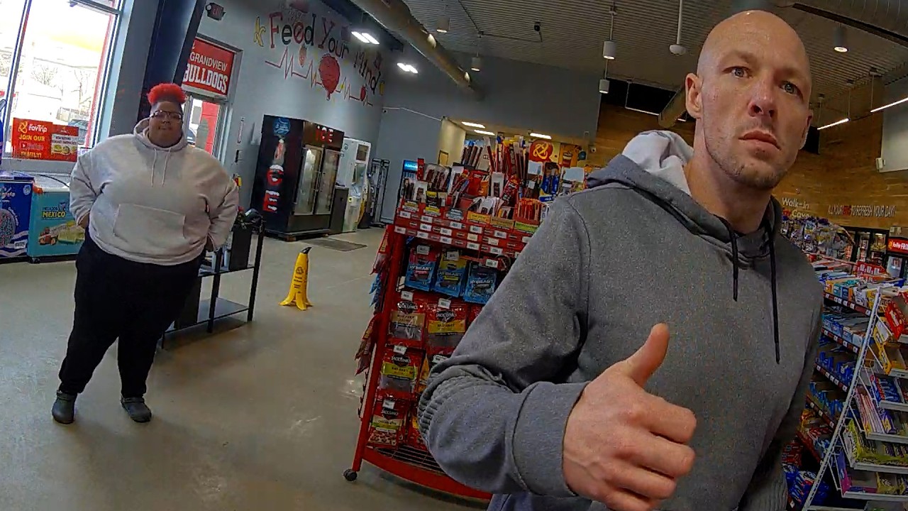 Shoplifter Takes Accountability For His Actions (@favtrip)