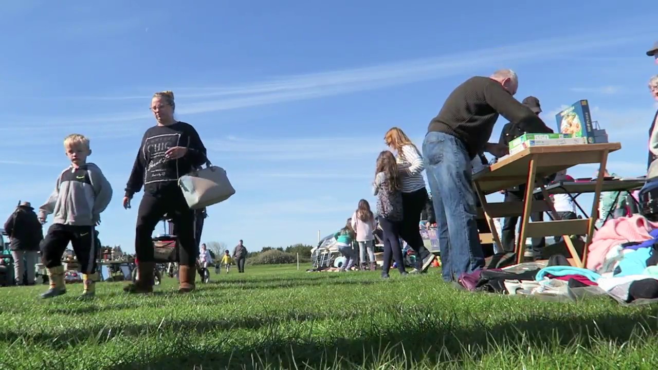 PEVENSEY CAR BOOT SALE FINDS & UK SKIP DUMPSTER DIVING  *** FAB BANKSY CANVAS ***