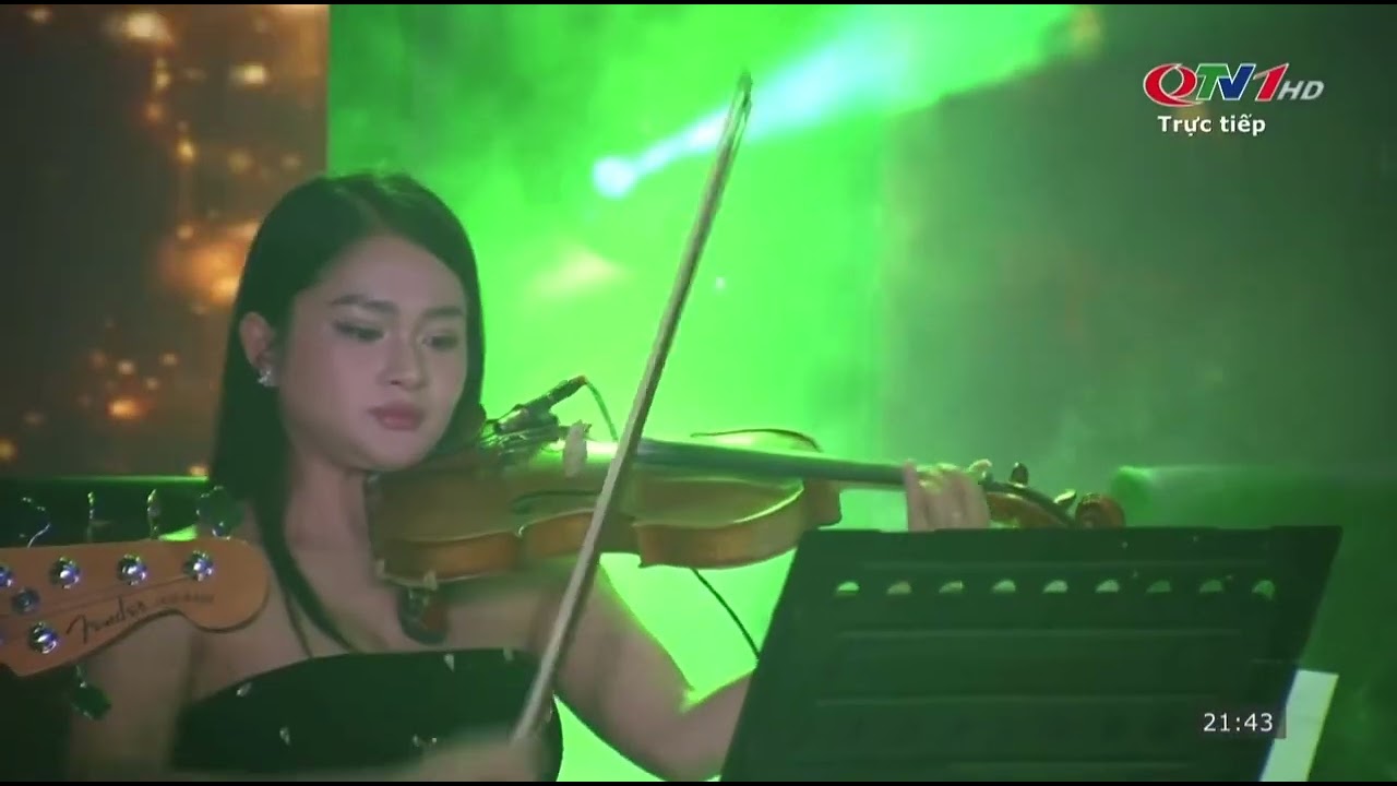 Dáng đứng Việt Nam - Văn Thi