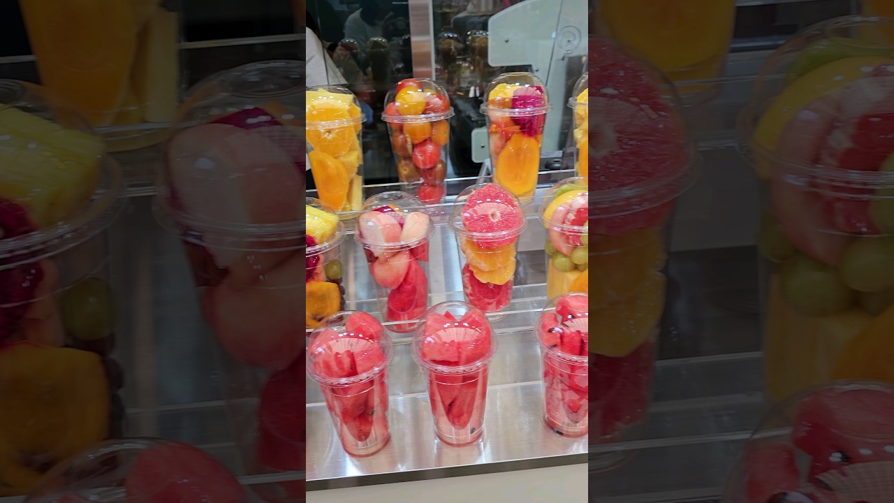 Mixed Fresh Fruits Juice in Korean Market