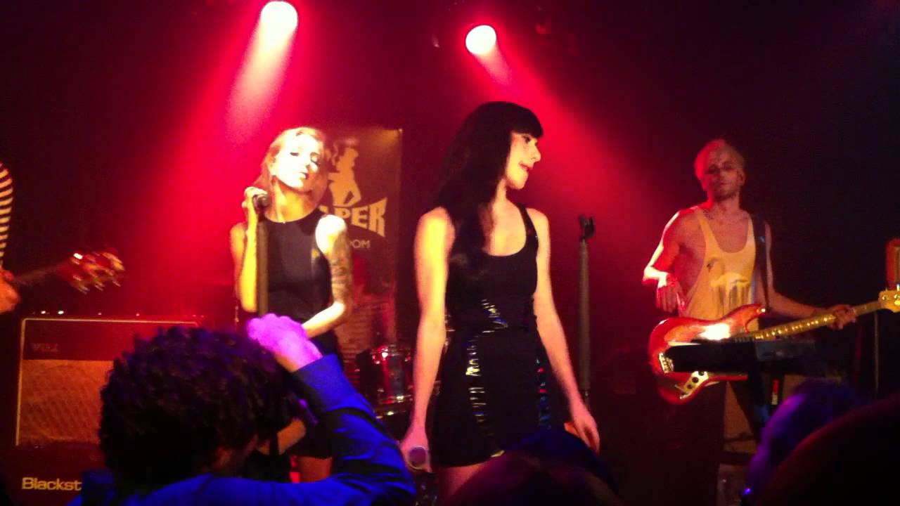 "Cold" by The Veronicas Viper Room 2011 New Music