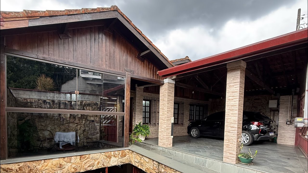 SOBRADO A VENDA EM RIBEIRÃO PIRES - Vila Suissa, com 499m2 de construção| + info no comentário