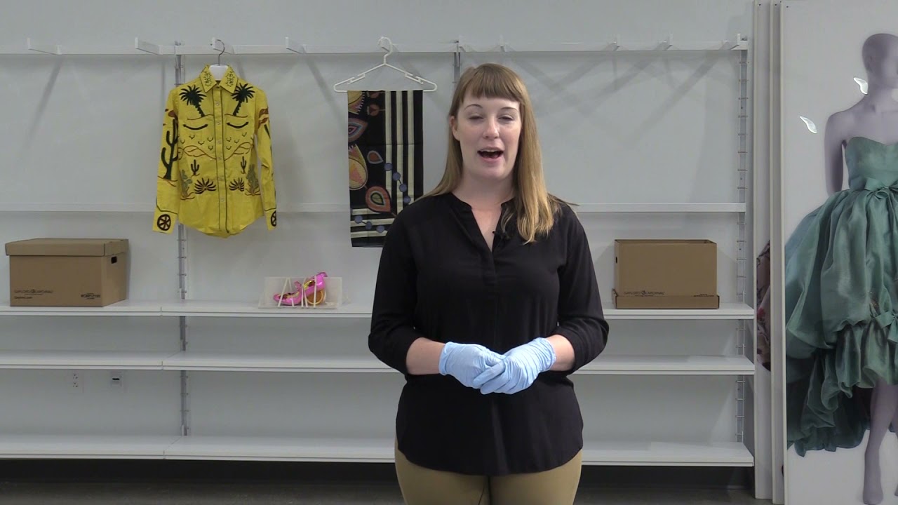 Handling Instructions &ndash; Wandering Wardrobe