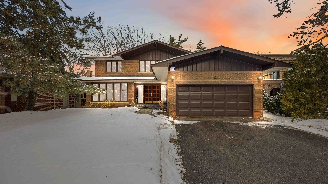 4 Strath Humber Court, Toronto, ON
