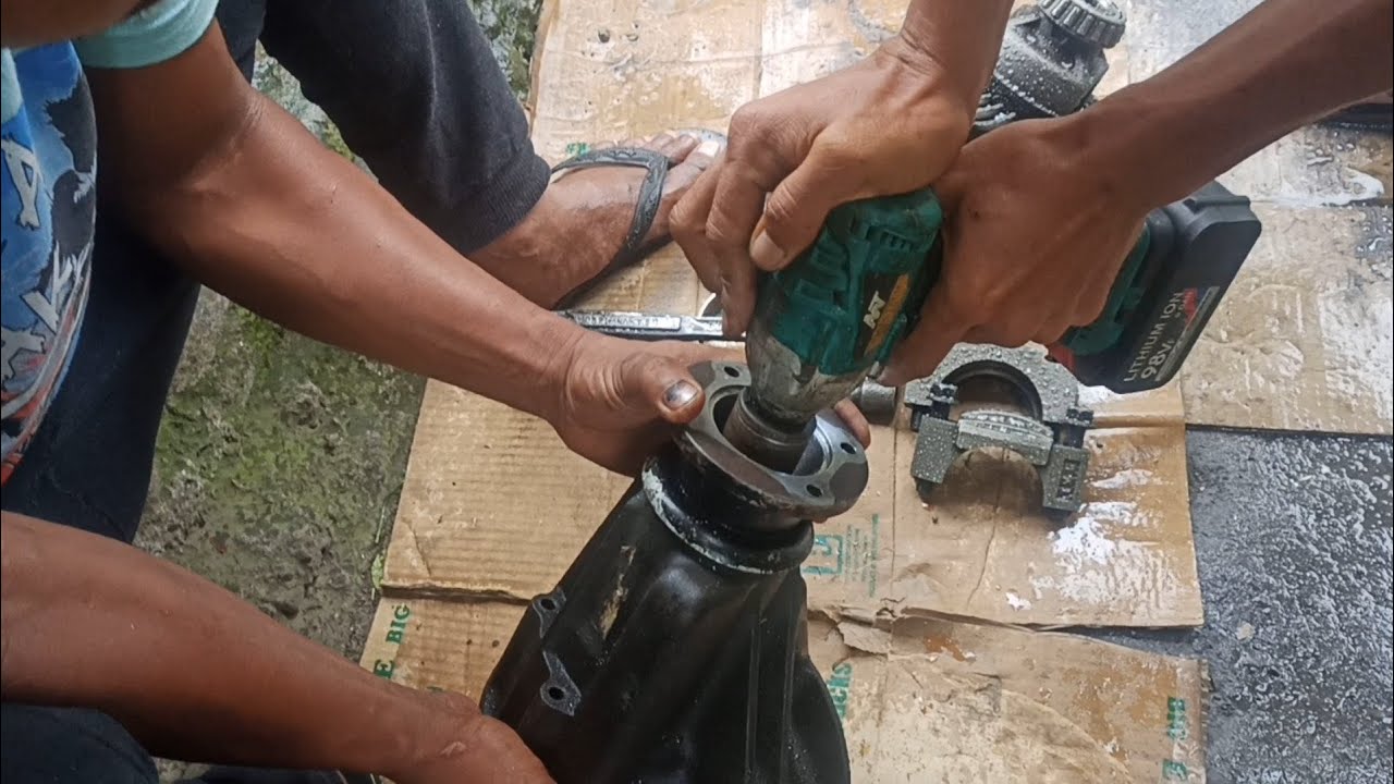 Replace pinion bearing differential carrier Isuzu Crosswind