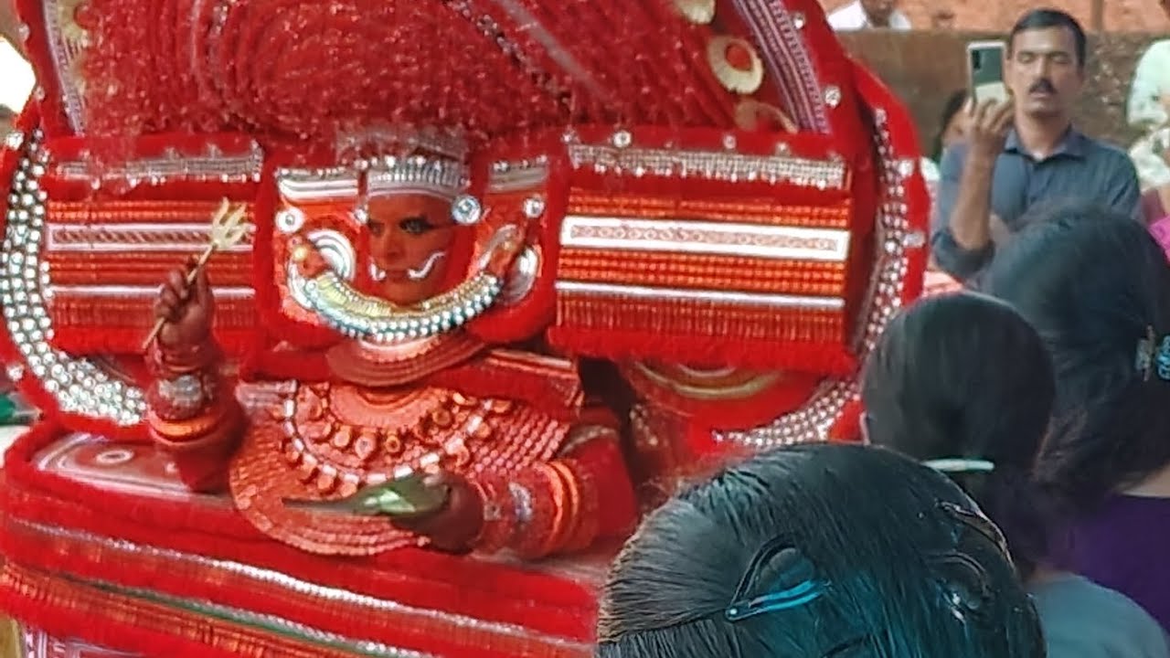 മലബാറിലെ തെയ്യങ്ങൾ  മുച്ച്ലോട്ട് ഭഗവതി 