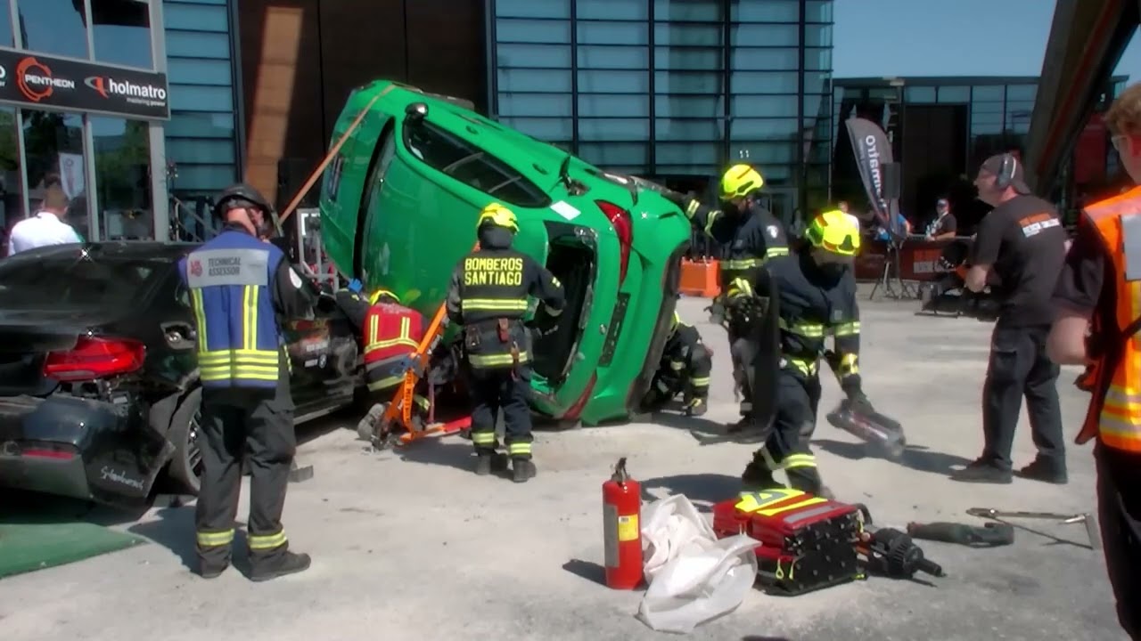 HOLMATRO RESCUE CHALLENGE WINNERS BEST TEAM SPIRIT: Octava Bomberos Santiago - Chile