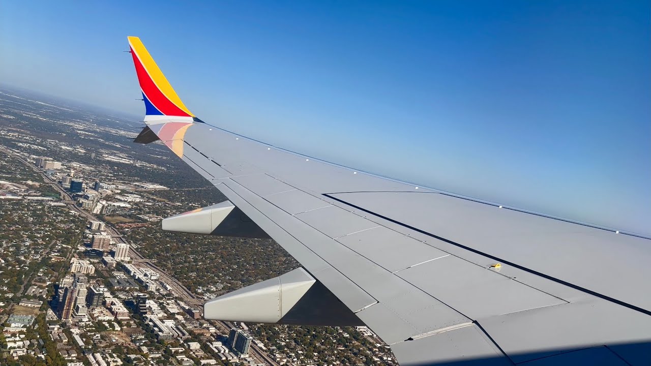 4K | Southwest Airlines Boeing 737 MAX 8 (N8952Q) Stunning Dallas Love Field Takeoff