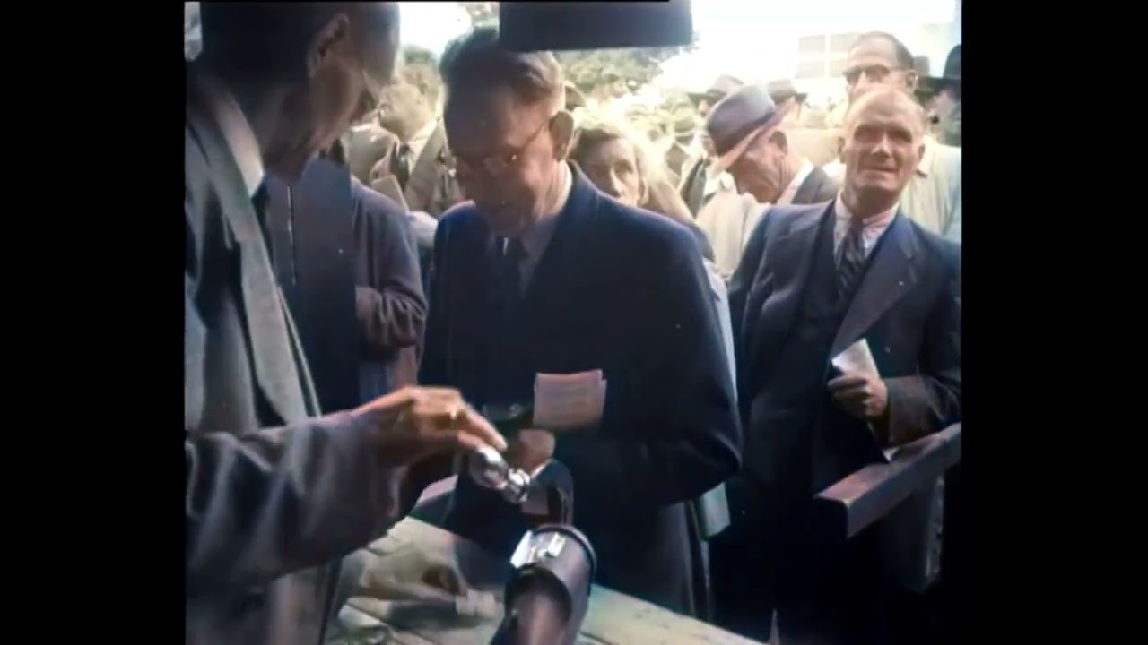 Dutch Traditions: A Day at the Duindigt Racecourse (1949)