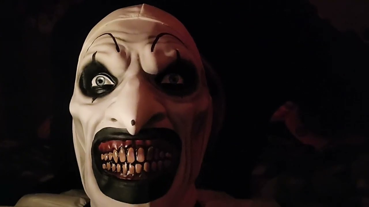 ASMR | Tapping on Halloween items | Terrifier asmr? | HALLOWEEN SPECIAL 🎃