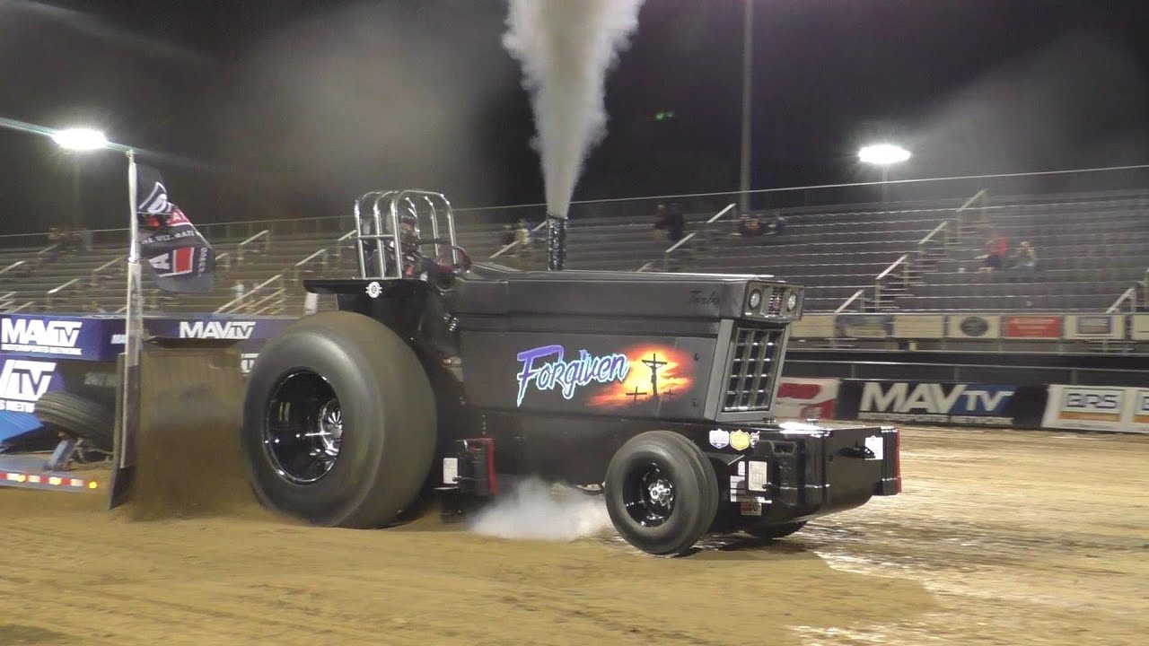 Tractor pulling 2021 Lucas Oil 8,500lb. Lt Pro In Action At Benson, NC