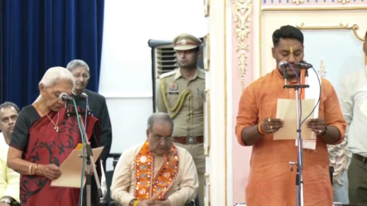 उत्तर प्रदेश सरकार के मंत्रिमंडल विस्तार के अवसर पर जन भवन, लखनऊ में आयोजित शपथ ग्रहण समारोह...