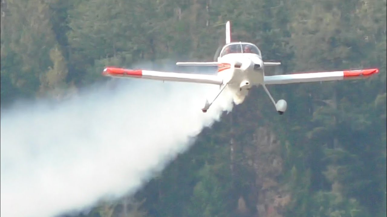 Van's RV-6 Making An Entrance!