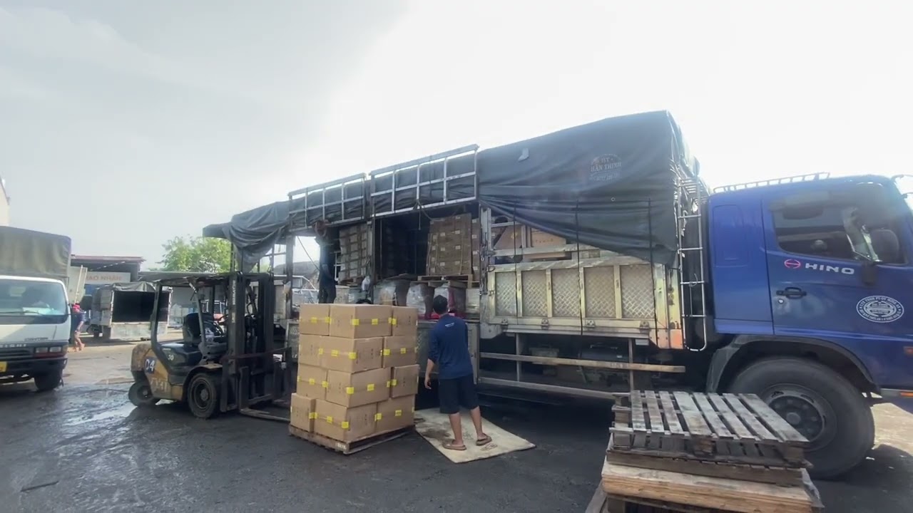 Quy trình xuống hàng xe tải: tưởng dễ mà không hề dễ