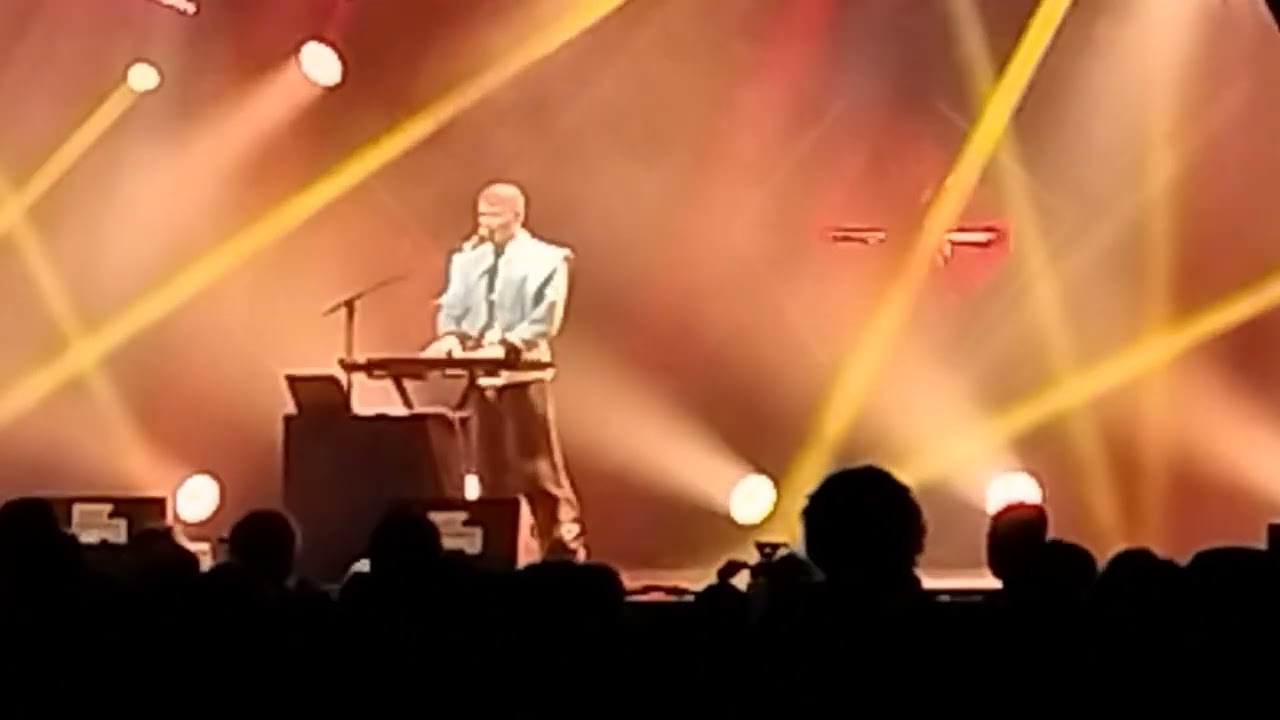 Ivo Dimchev (2), vendredi 6 décembre, parc des expositions de Rennes, 46e Rencontres Transmusicales.