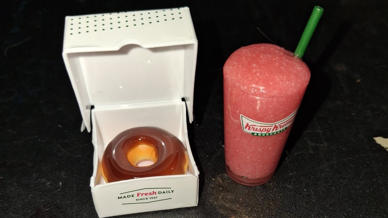 Mini Brands Krispy Kreme Making Chocolate Glazed Donut and Chiller #zuru #minibrands 