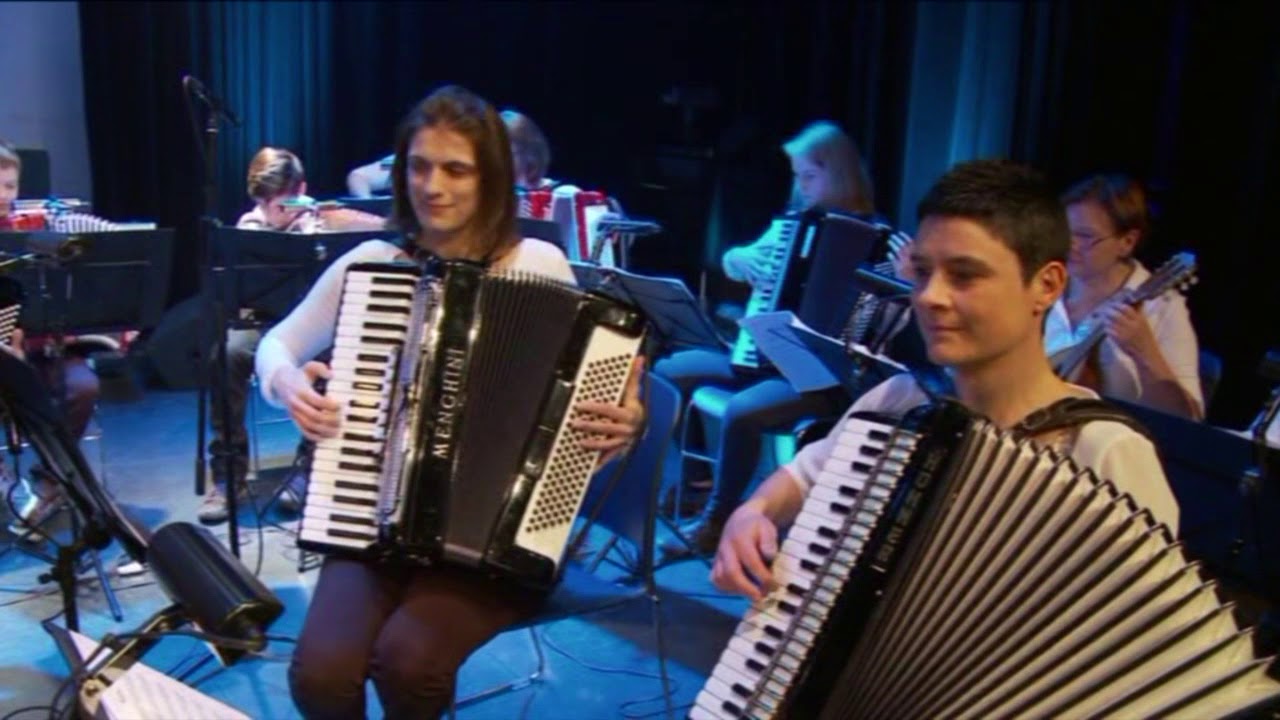 Narcotic (Liquido) door accordeonorkest Dansende Vingers Meeuwen (B)
