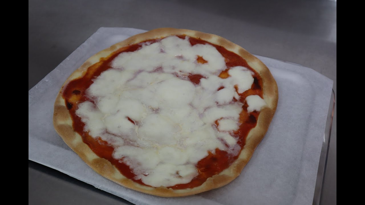 Pizza senza lievito - Ricetta facile e veloce per una pizza sfiziosa