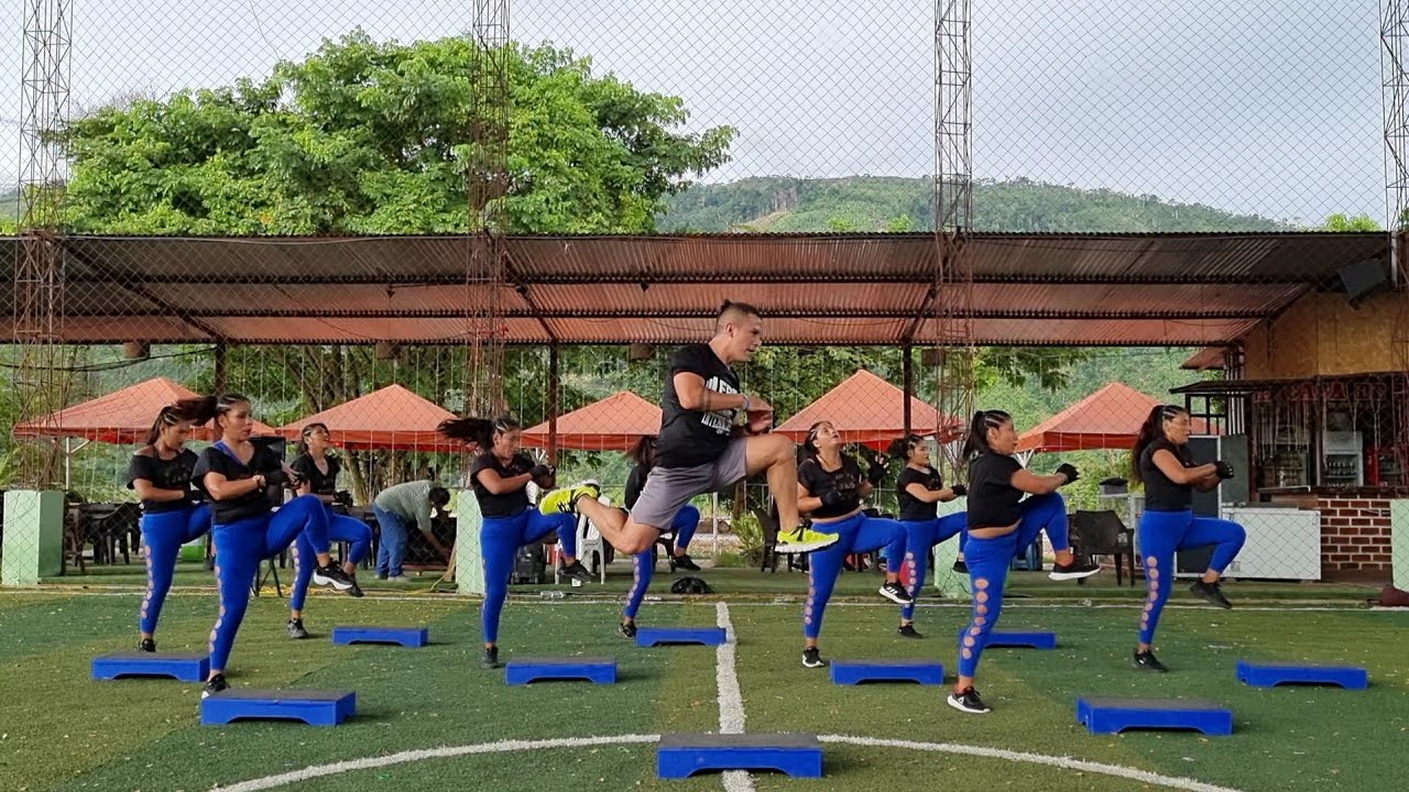Full Body - Solo tú, demonstration class with the Body Fit J&S group' | Jahziel Salas. 훈련