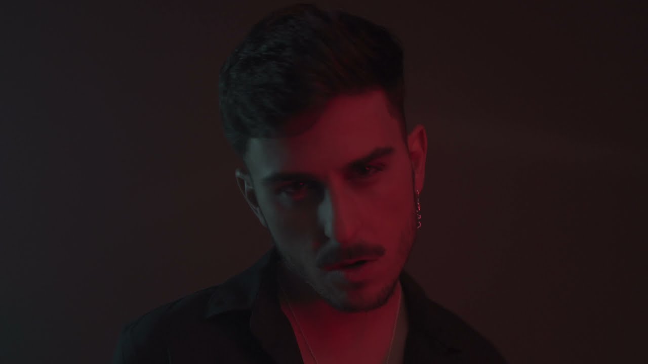 SIENNA - Se me Para el Tiempo (Official Music Video)