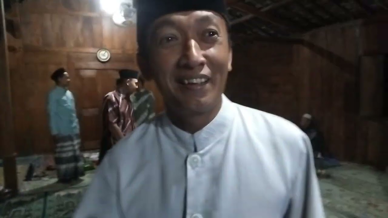 Momen pamitan ngaji lapanan malam  Ahad Pon majlis ta'lim At-Tadzkir Kaliaren di puncak Taruman. 
