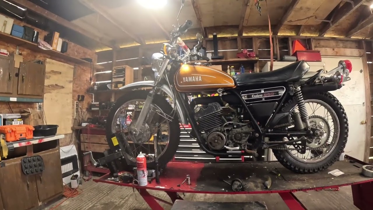 1974 Yamaha DT250A... This bike doesn't want to be fixed