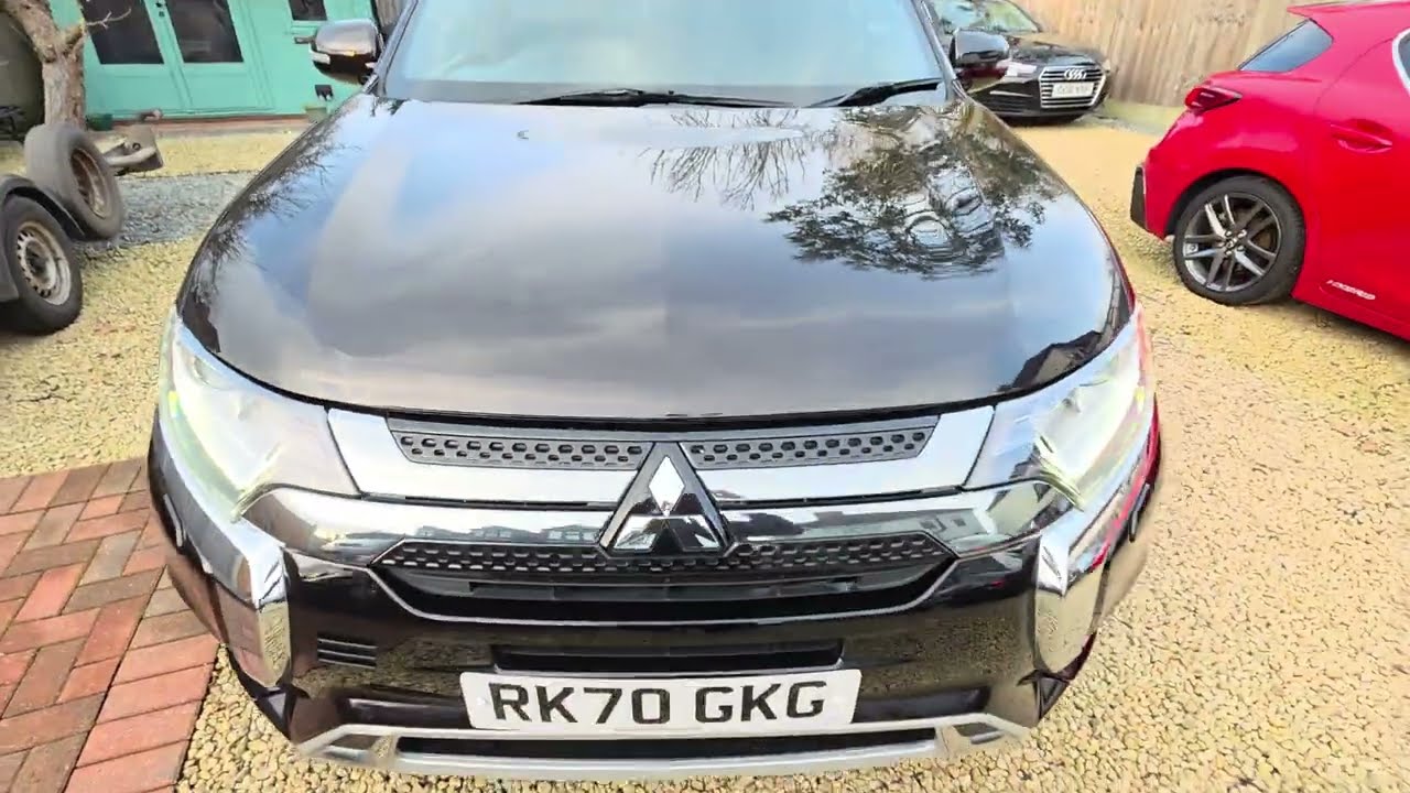 Mitsubishi Outlander 2.4h Twin Motor 13.8kWh Dynamic CVT 4WD Euro 6 (s/s)