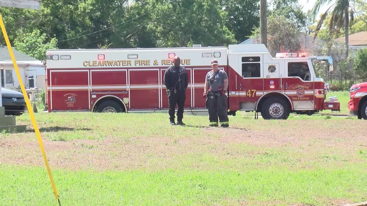 Crews battle house fire in Clearwater, 5 residents evacuated