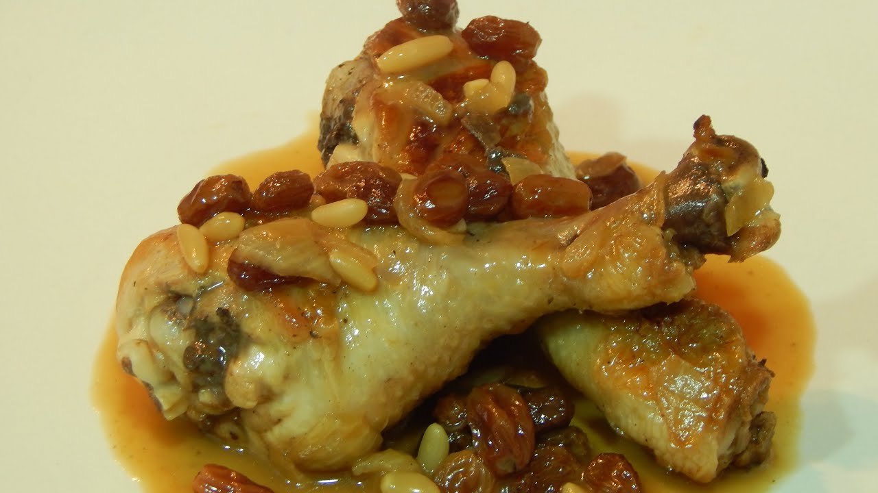 Pollo con salsa de pasas y piñones / receta fácil