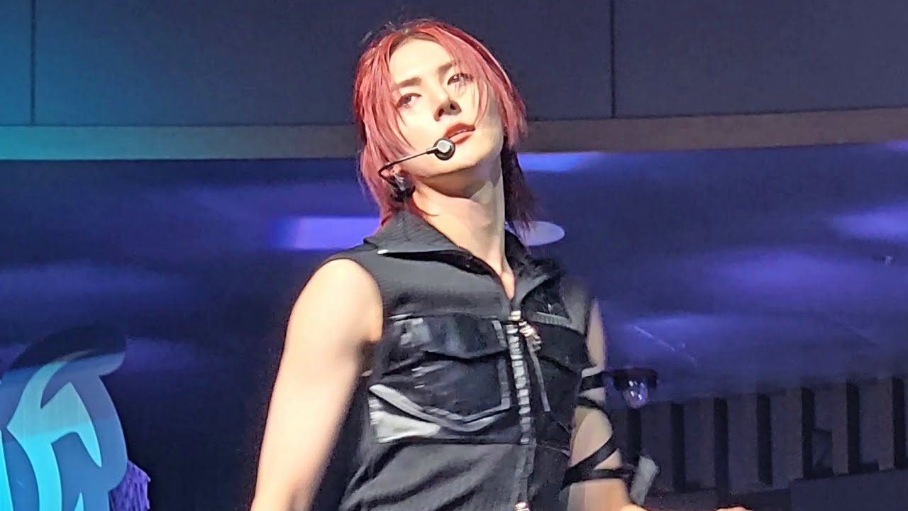 250812 앰퍼샌드원 컴백 쇼케이스 김승모 ‘삐걱삐걱 (Seesaw)’ 직캠 (AMPERS&ONE SEUNGMO FOCUS)