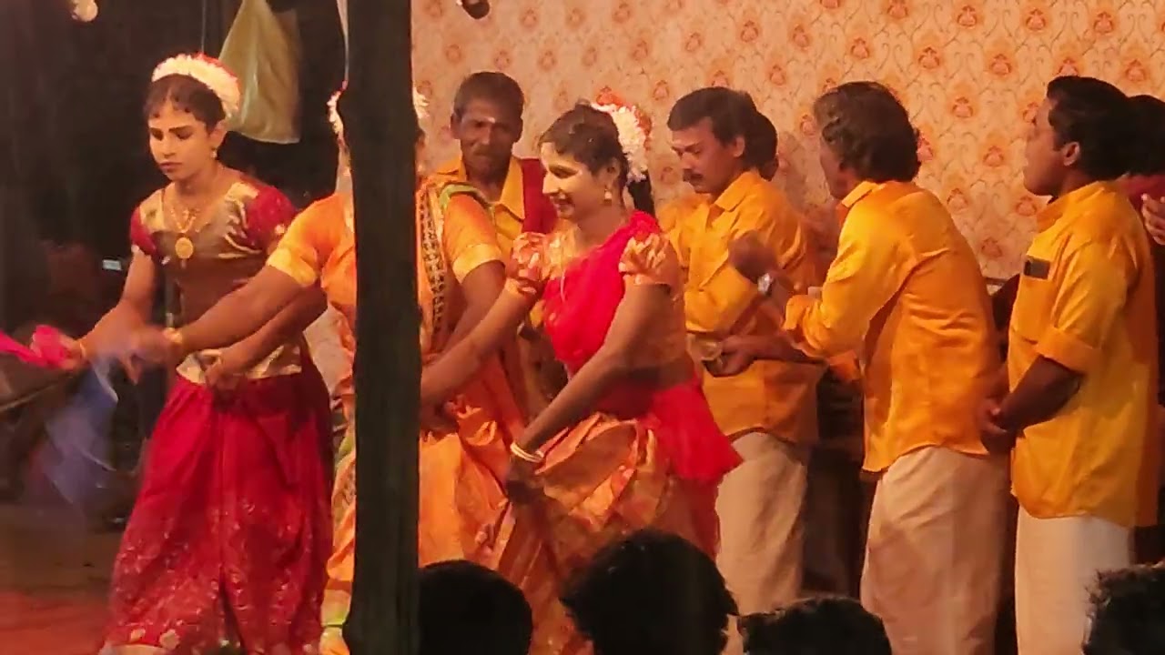 കതിരുവേലയോട് അനുബന്ധിച്ച് നടത്തിയ പൊറോട്ട നാടകം തരൂർ കുരുത്തിക്കോട്