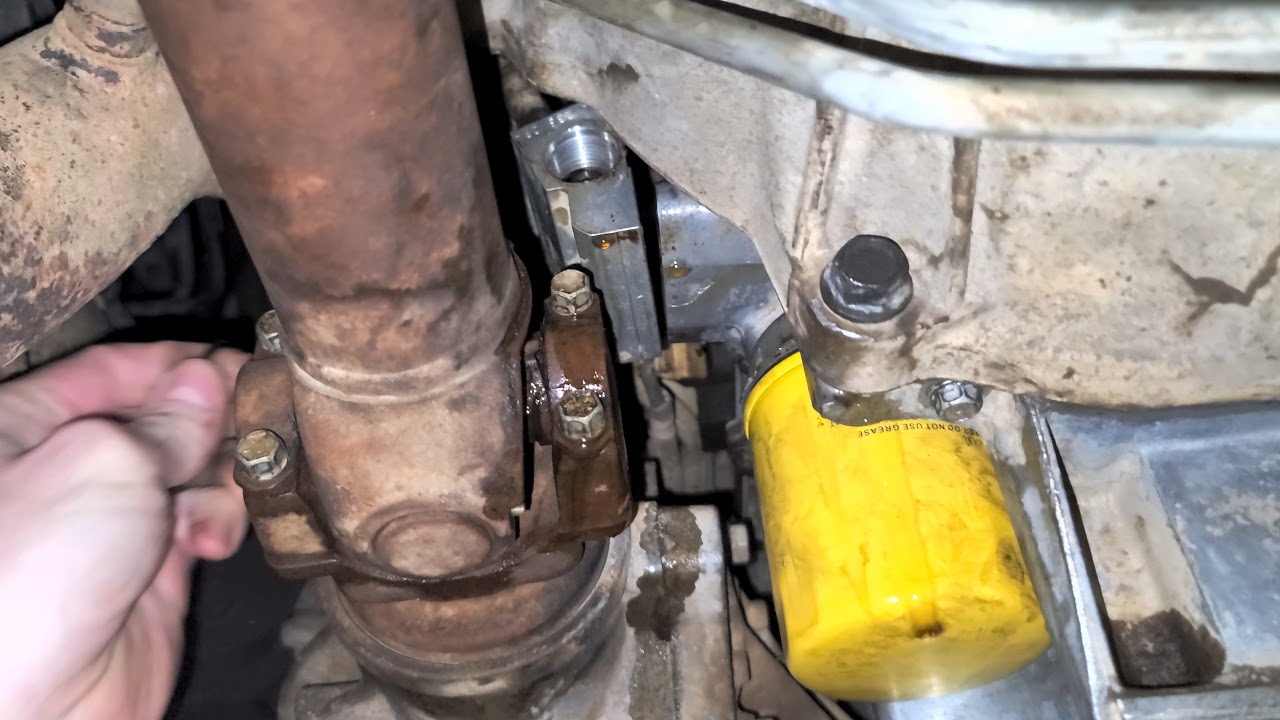 GMC 2500 6.0 Common Oil Leak