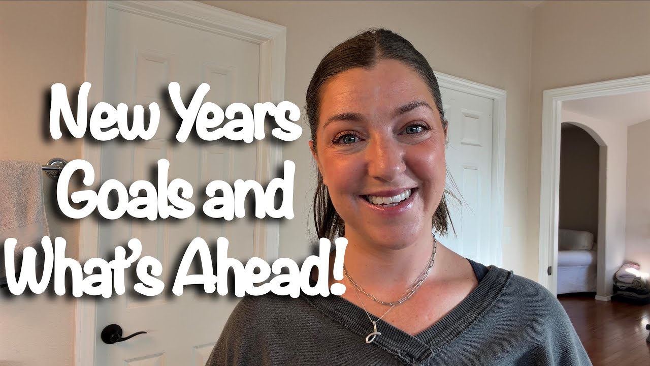 NEW YEAR GOALS AND WHATS AHEAD IN THE NEW YEAR// Get Ready With Me And Chat Resolutions!
